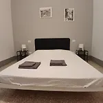 Interno Sette 公寓 *